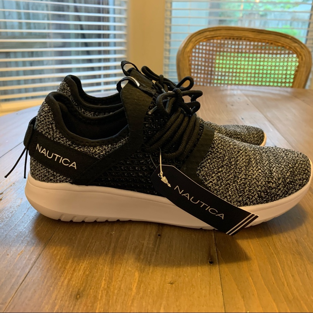 ⭐️Nautica Kapalie Woman’s black sneakers -7.5 NWT